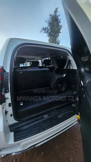 Toyota Land Cruiser Prado 2018 White