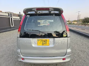 Toyota Noah 2004 Silver