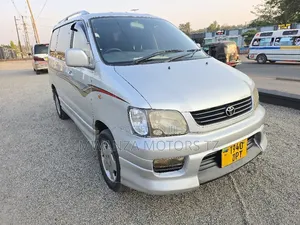 Toyota Noah 2004 Silver