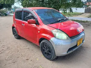Toyota Passo 2005 Red