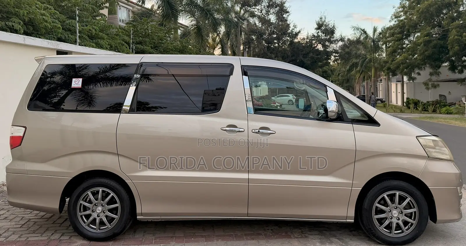 Toyota Alphard 2006 Gold