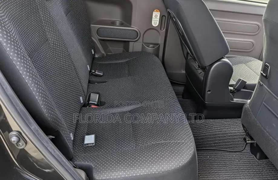 Toyota Porte 2015 Black