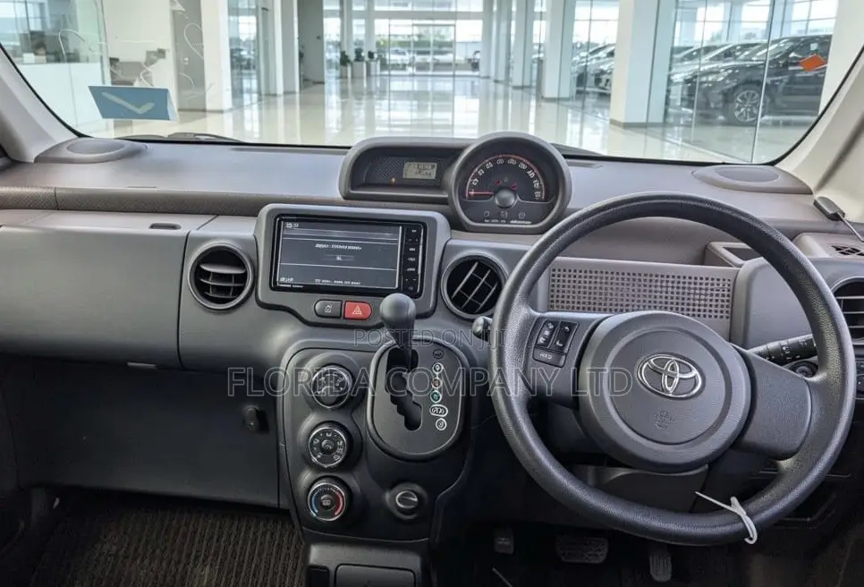 Toyota Porte 2015 Black