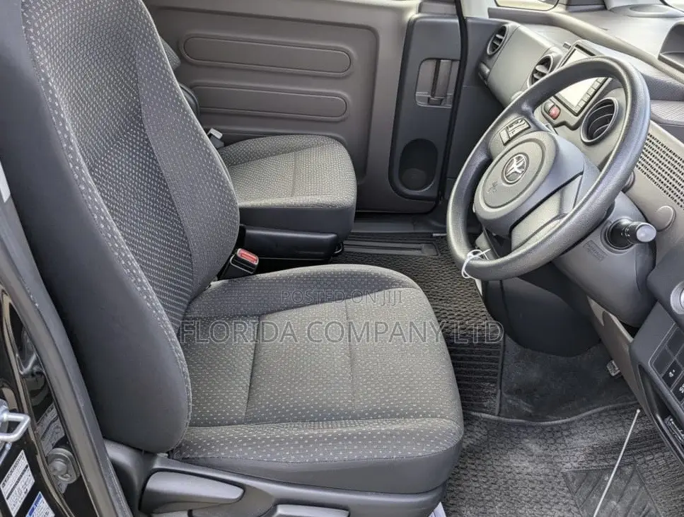 Toyota Porte 2015 Black