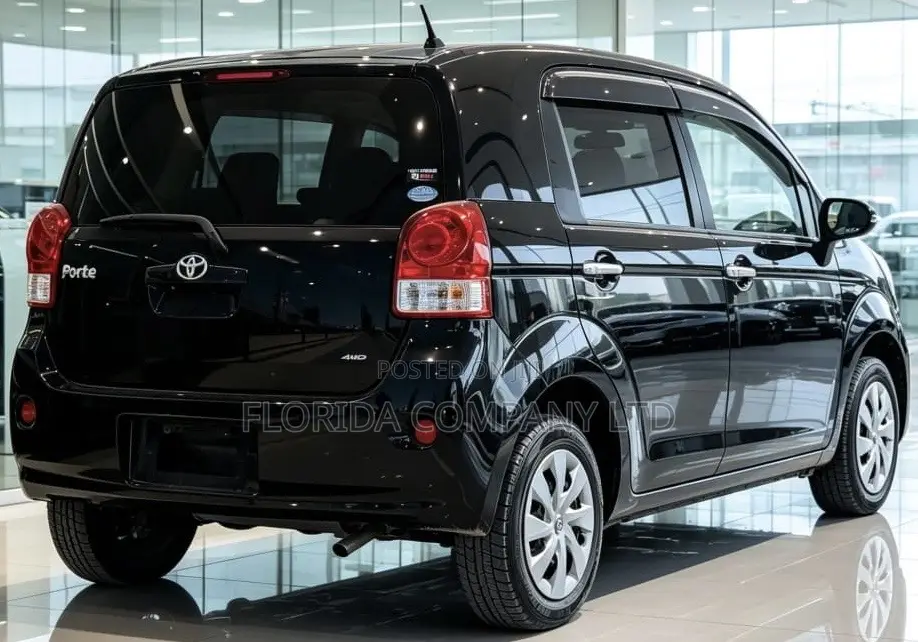 Toyota Porte 2015 Black