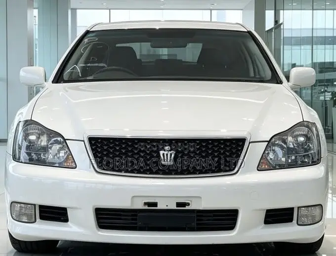 Toyota Crown Royale 2005 White