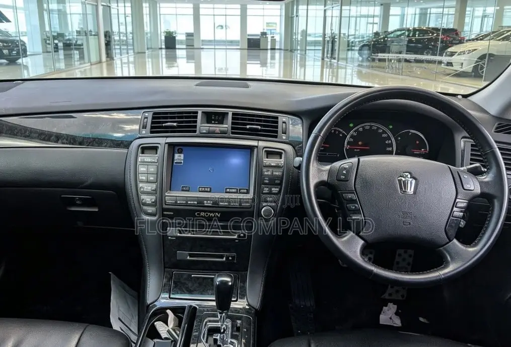 Toyota Crown Royale 2005 White