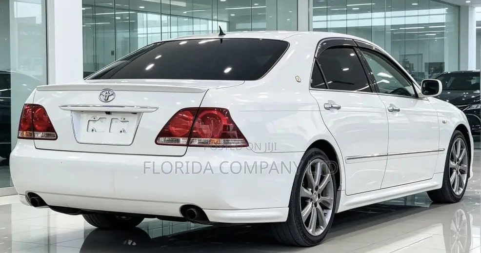 Toyota Crown Royale 2005 White