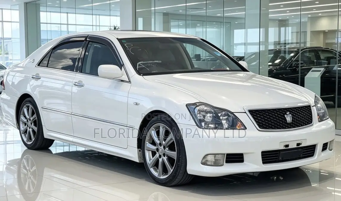 Toyota Crown Royale 2005 White