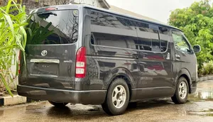 Toyota HiAce 2005 Black