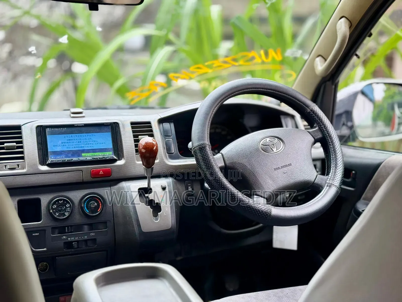 Toyota HiAce 2005 Black
