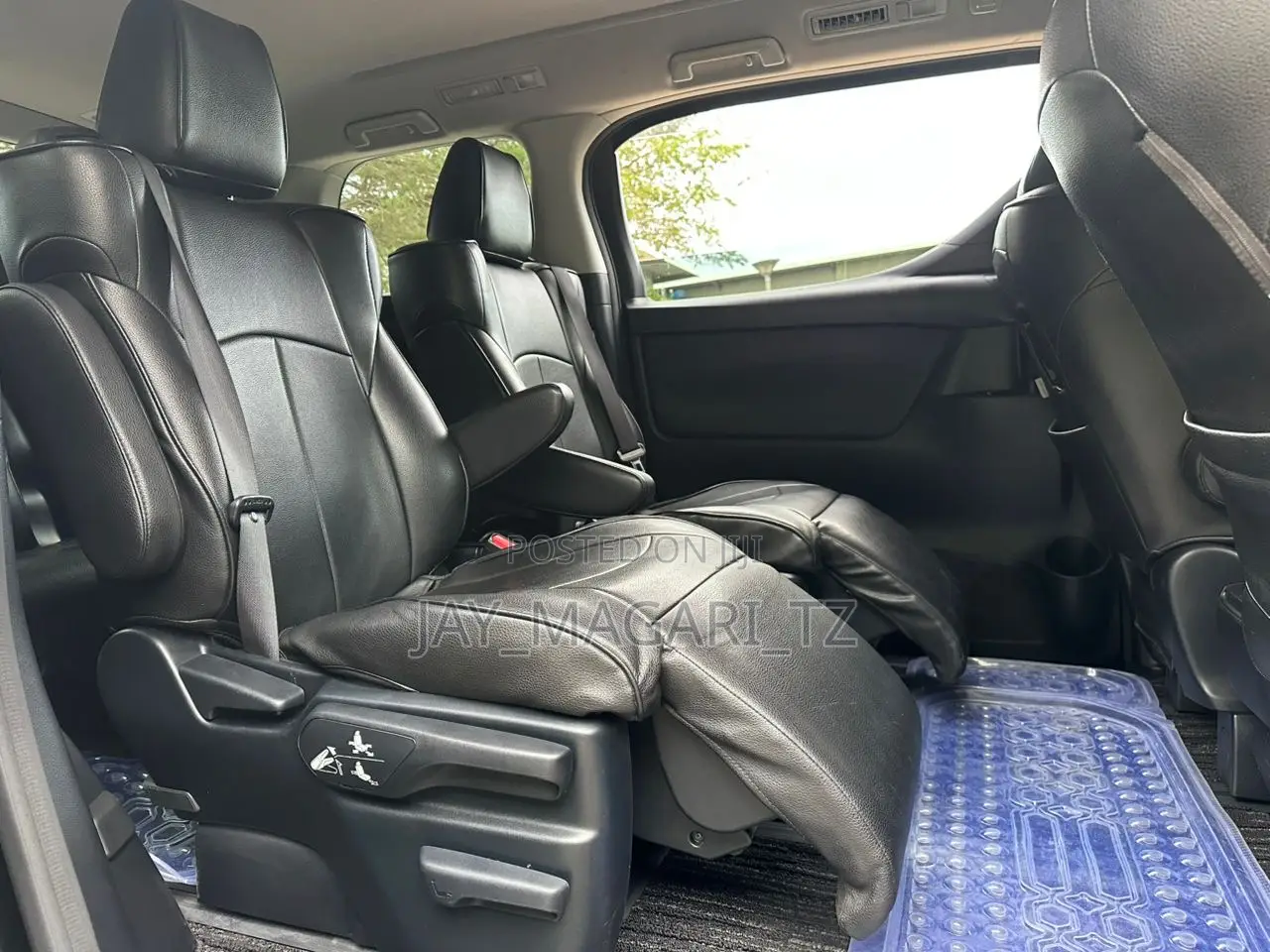 Toyota Alphard 2016 Black