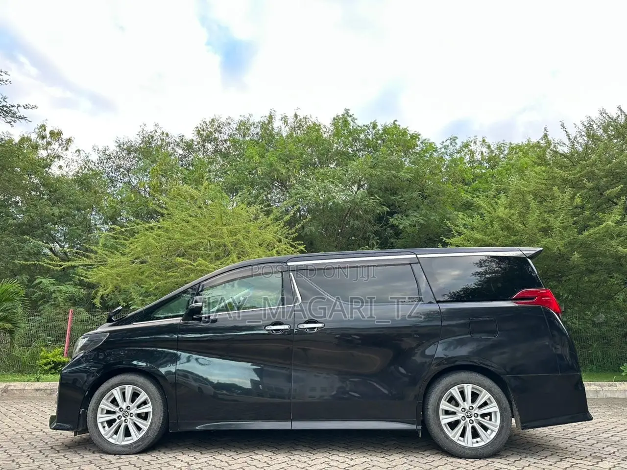 Toyota Alphard 2016 Black