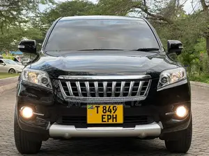 Toyota Vanguard 2012 Black