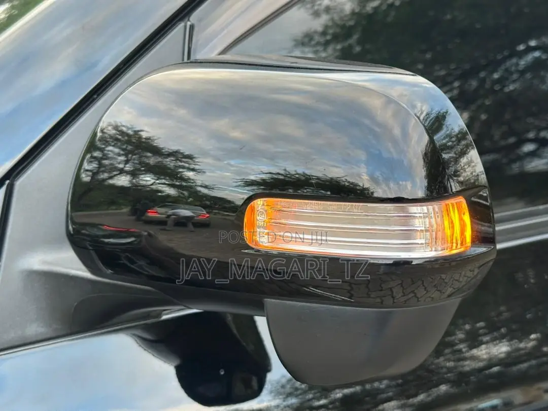 Toyota Vanguard 2012 Black
