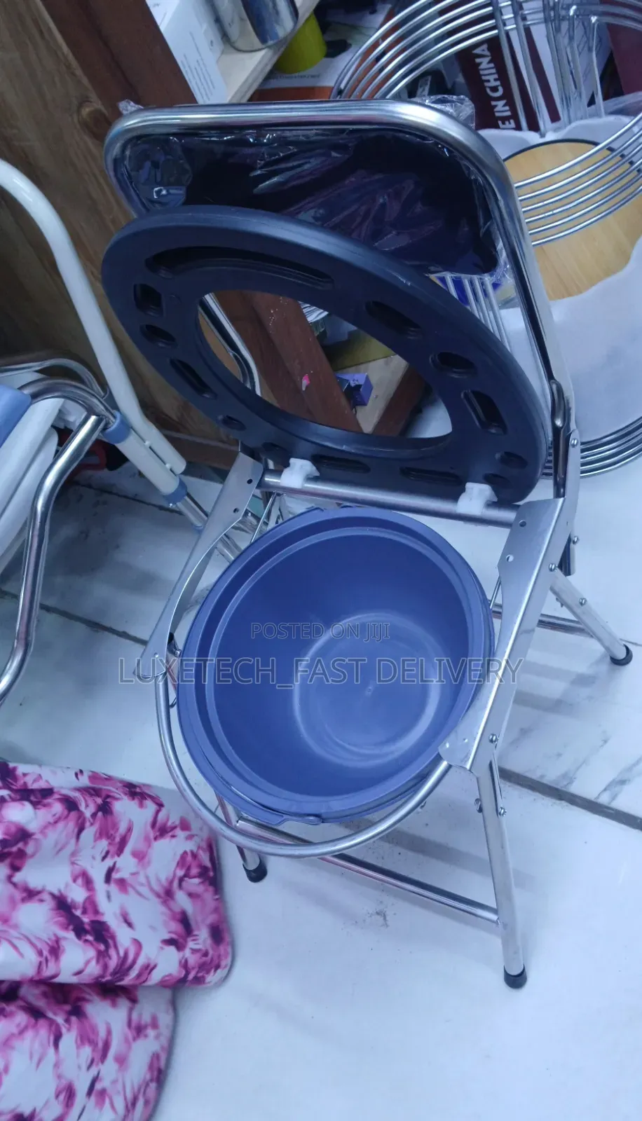 Portable Folding Commode Toilet Chair With Removable Pot