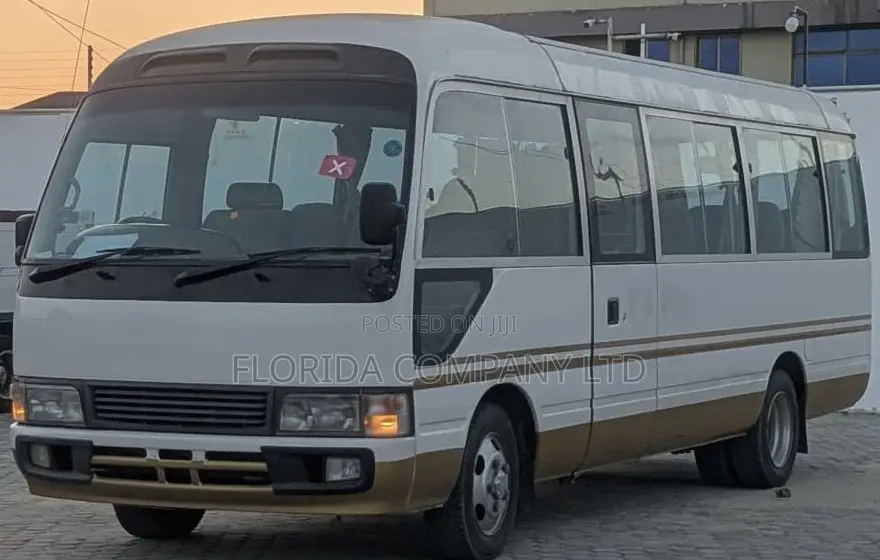 Toyota Coaster 1998 White
