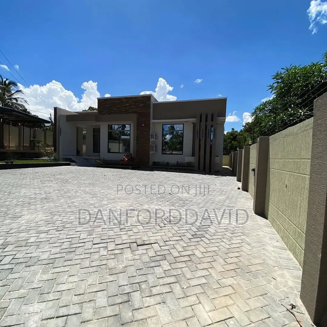 3bdrm House in Kahwa Real Estate, Goba for sale
