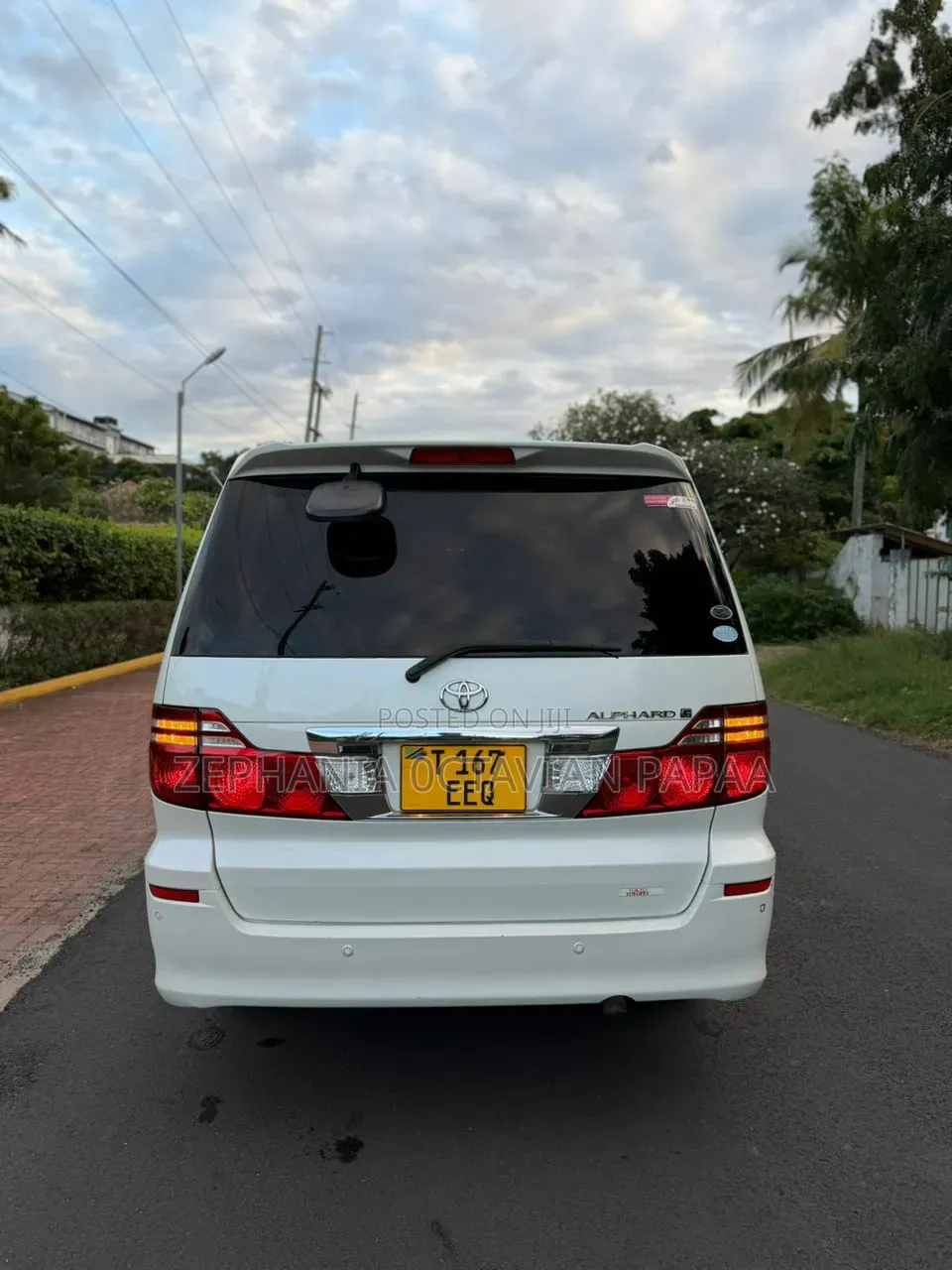 Toyota Alphard 2006 White