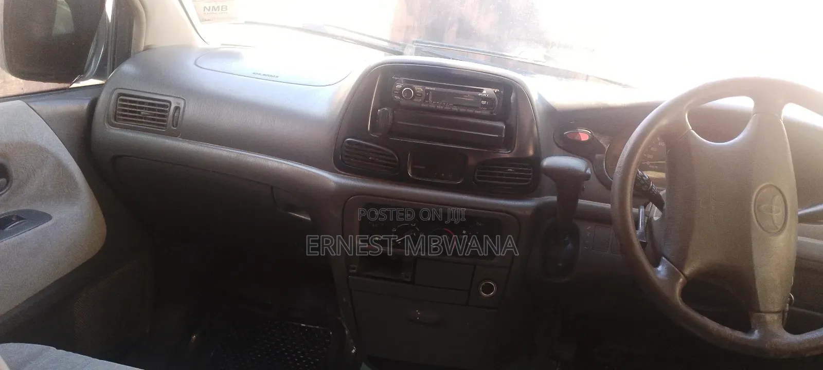 Toyota Noah 2001 Silver