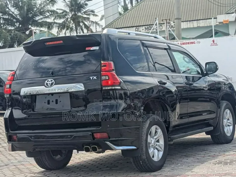 Toyota Land Cruiser Prado 2021 Black