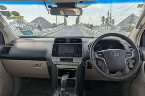 Toyota Land Cruiser Prado 2019 White