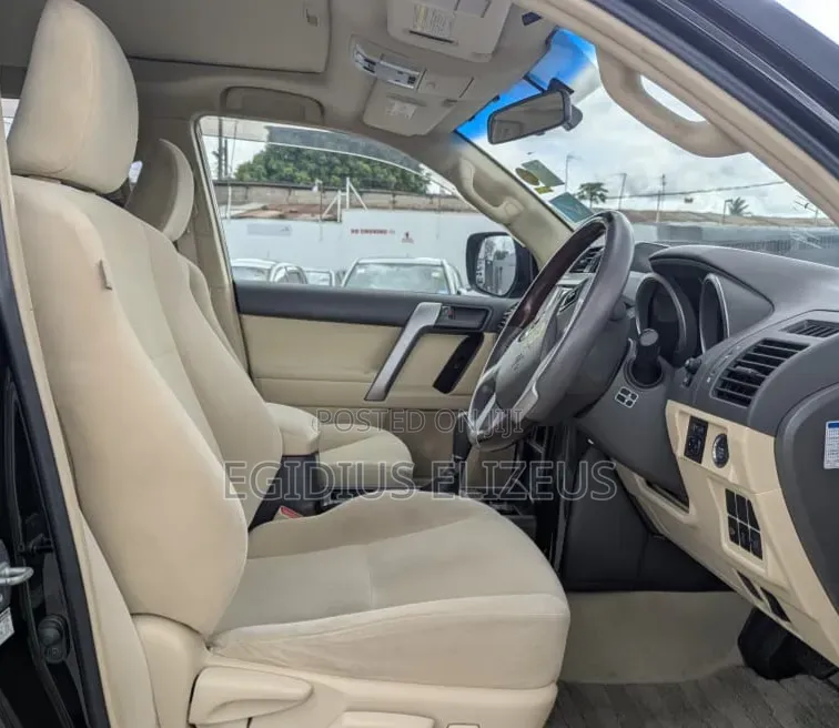 Toyota Land Cruiser Prado 2017 Black