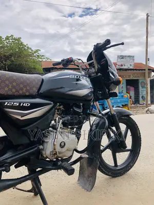 Bajaj Boxer 125 2025 Black
