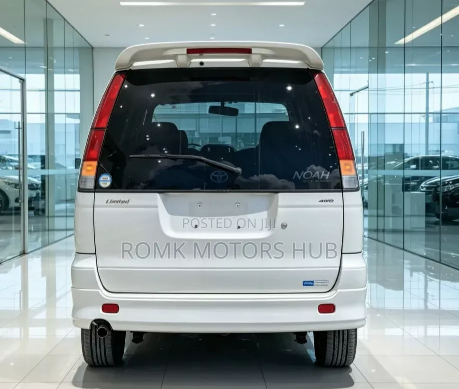 Toyota Noah 2001 White
