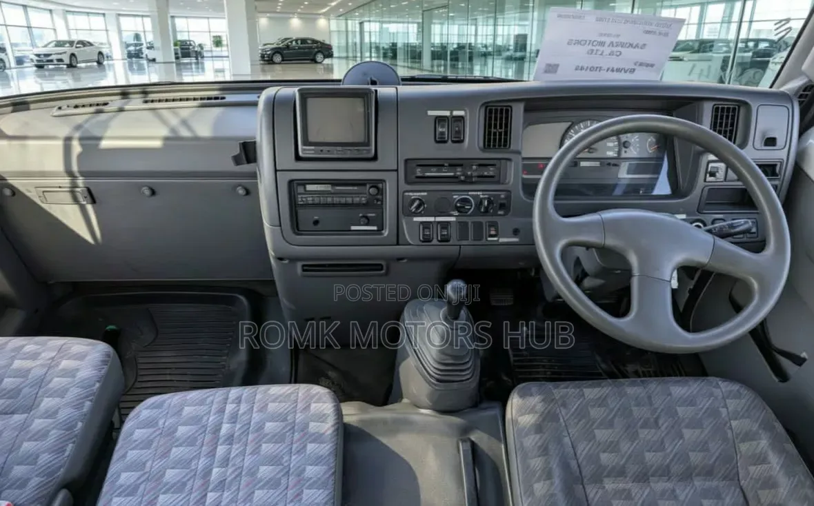 Nissan Civilian 2002