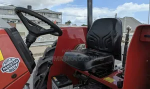 Tractor Massey Ferguson