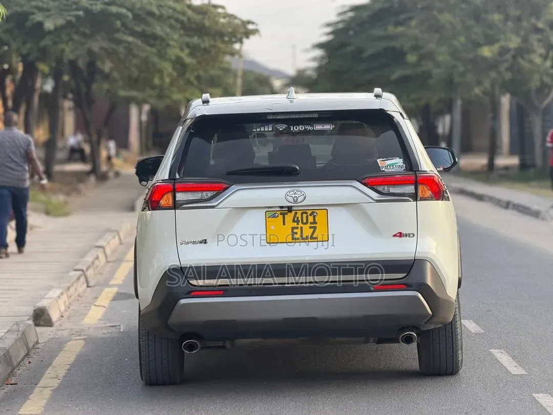 Toyota RAV4 2020 White