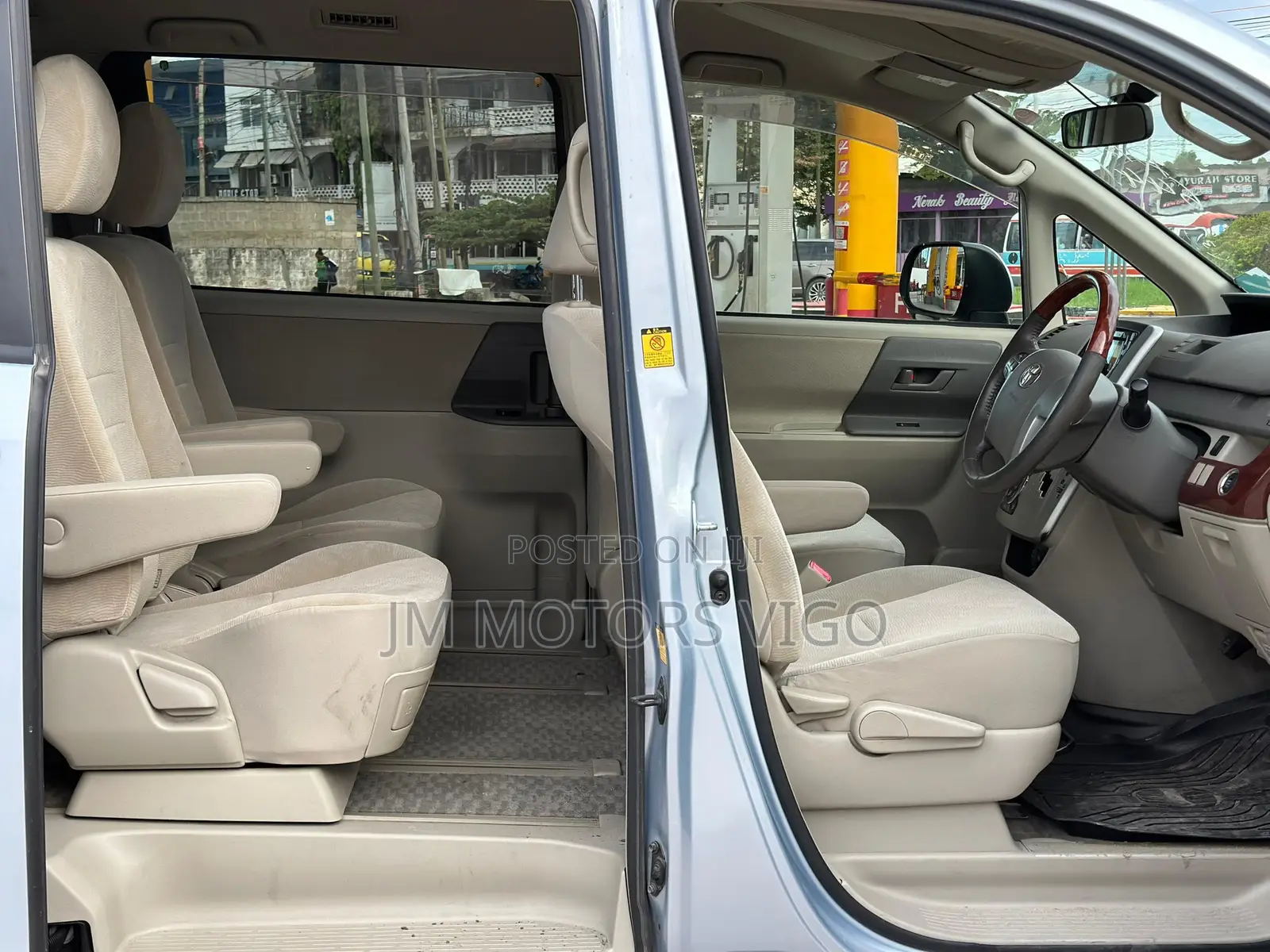 Toyota Noah 2011 Blue
