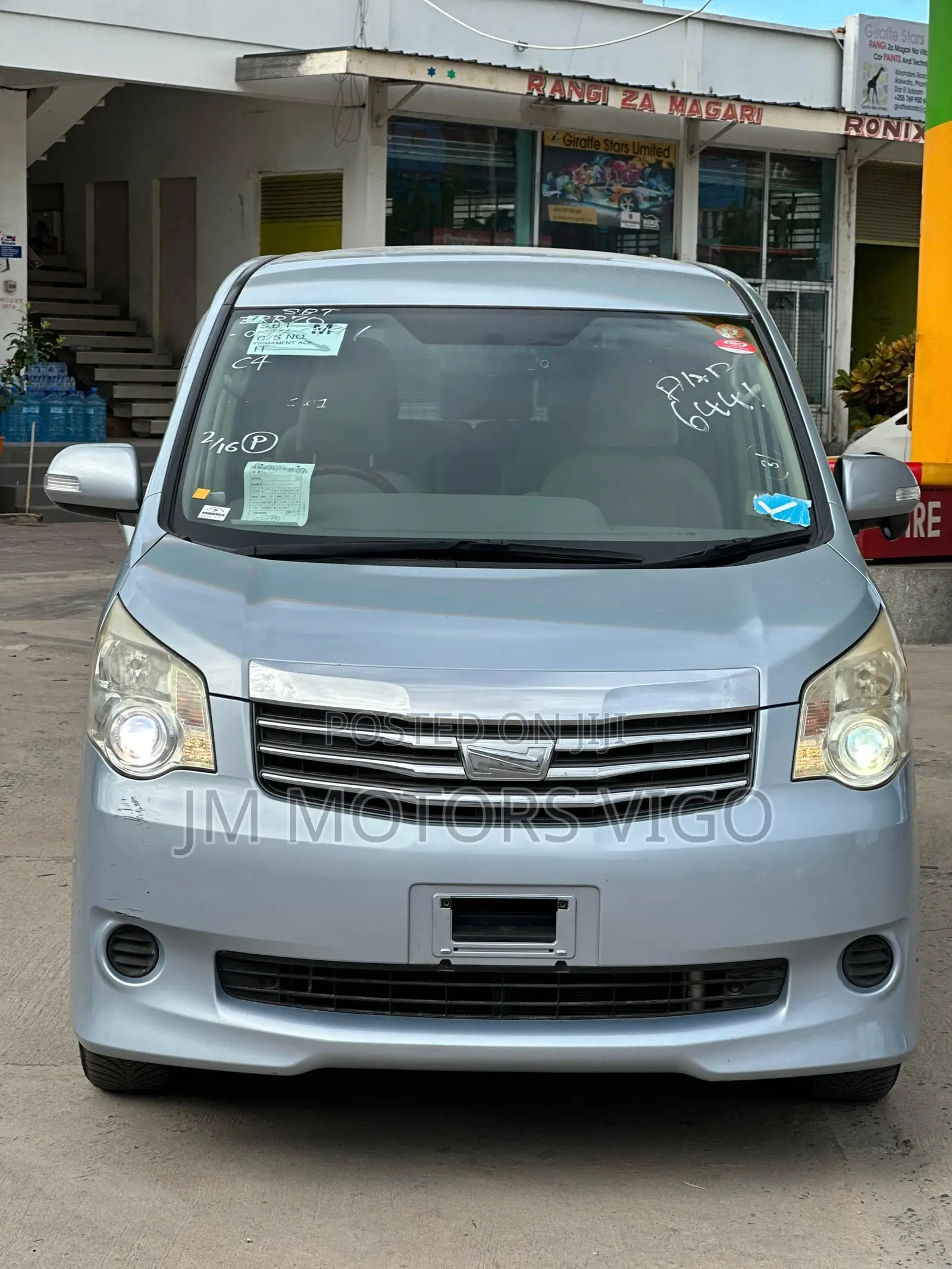 Toyota Noah 2011 Blue