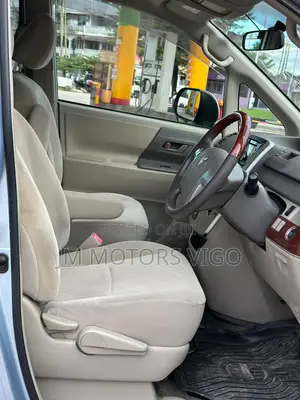 Toyota Noah 2011 Blue