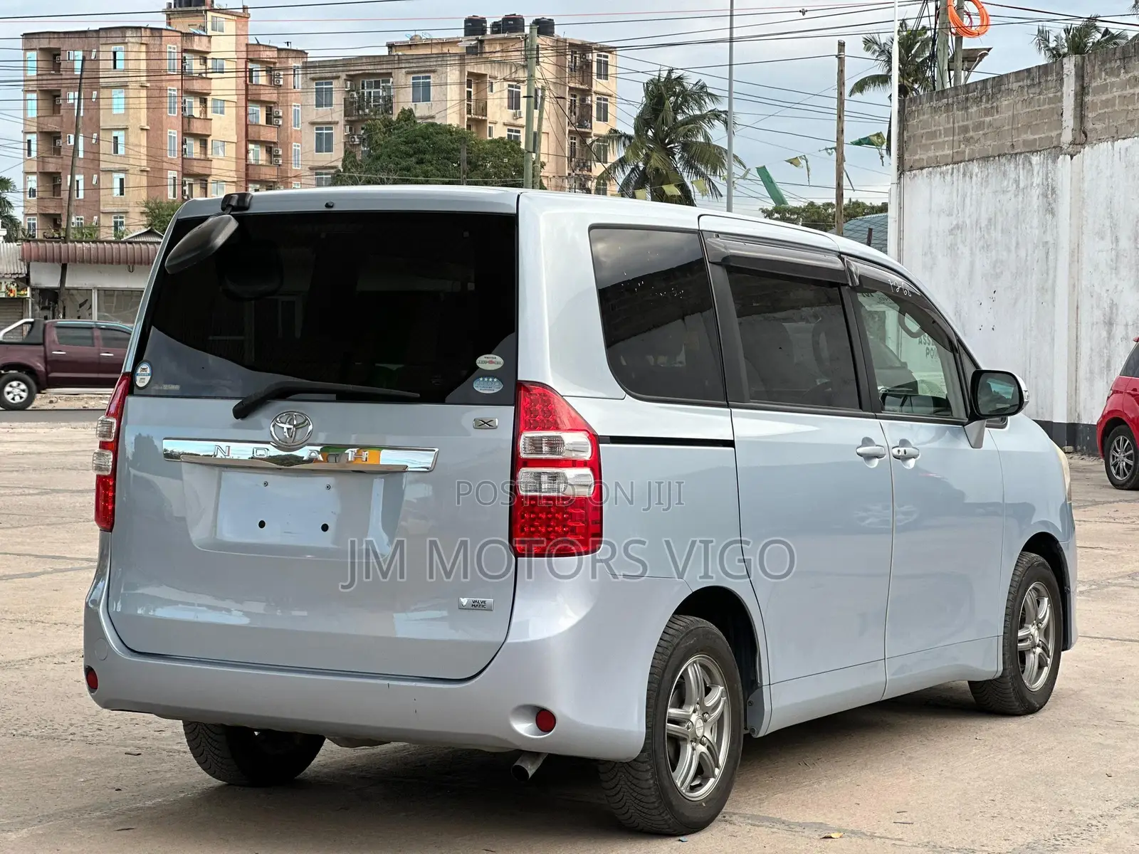 Toyota Noah 2011 Blue