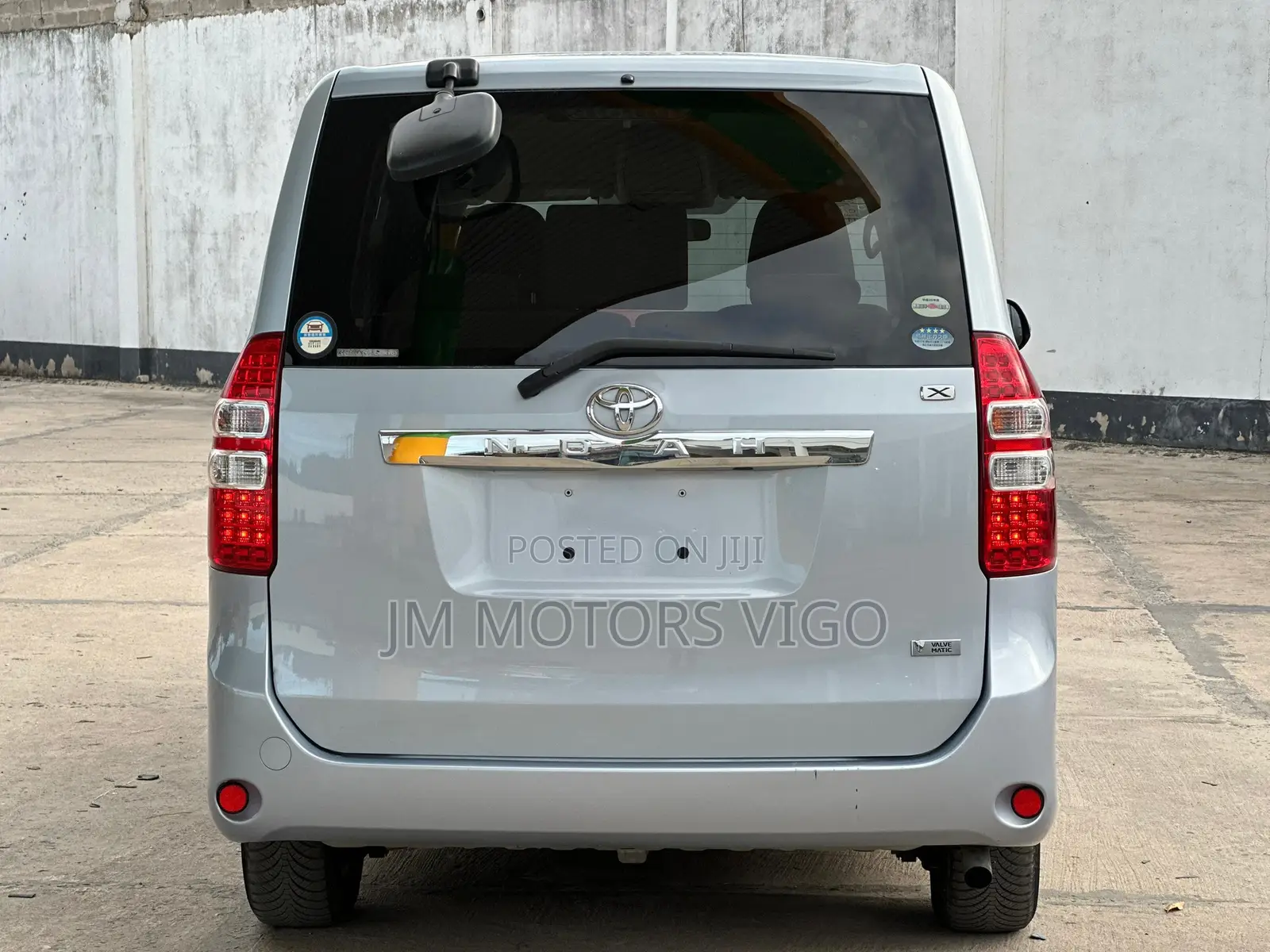 Toyota Noah 2011 Blue