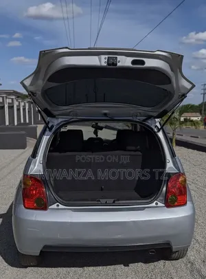Toyota IST 2005 Silver