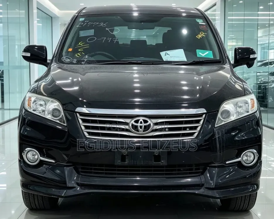 Toyota Vanguard 2013 Black