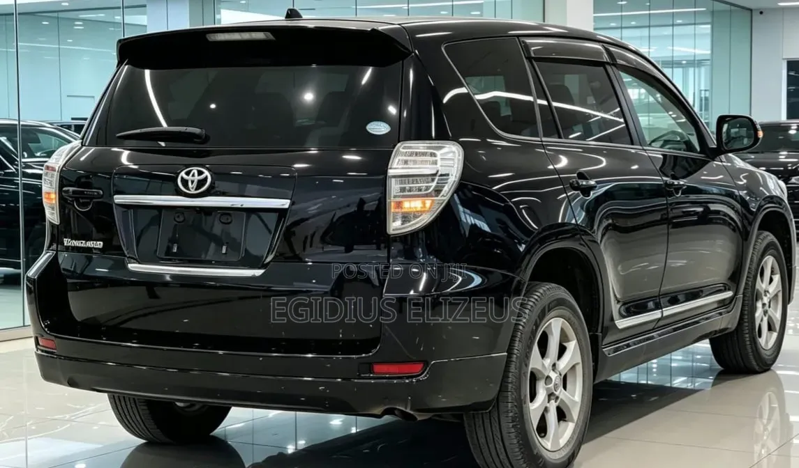 Toyota Vanguard 2013 Black