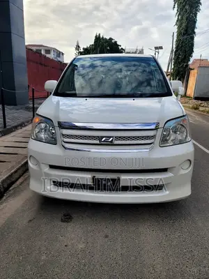 Toyota Noah 2008 Pearl