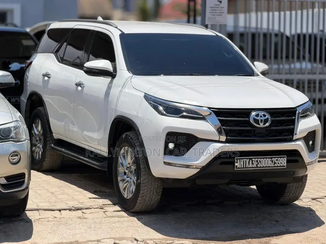 Toyota Fortuner 2017 White