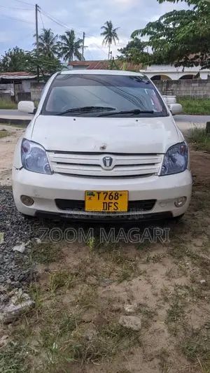 Toyota IST 2003 White