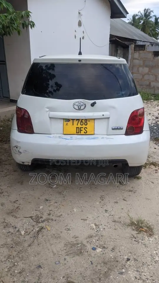 Toyota IST 2003 White