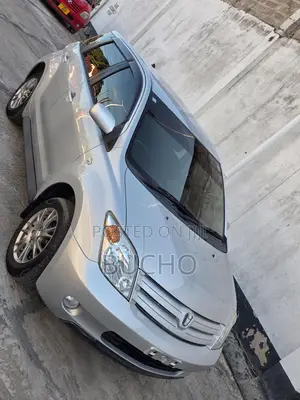 Toyota IST 2003 Silver