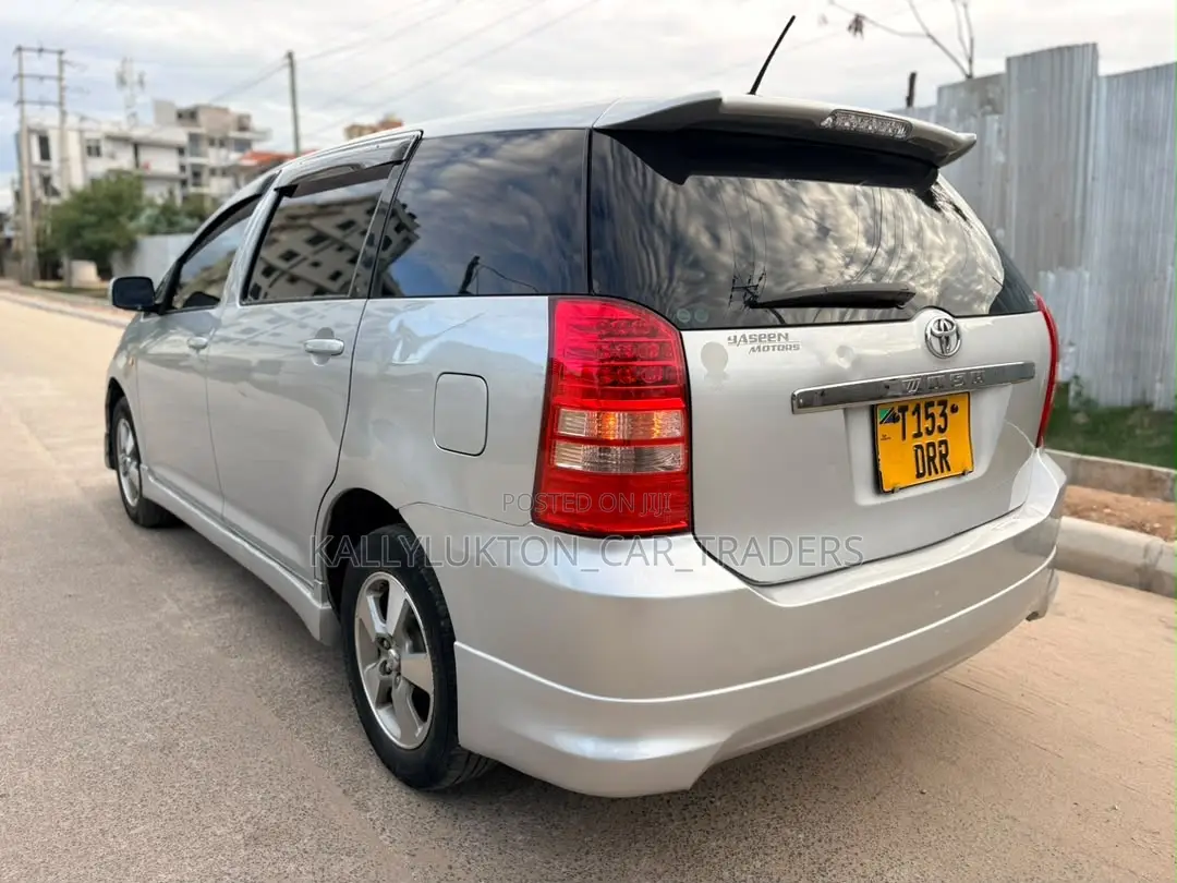 Toyota Wish 2010 Silver