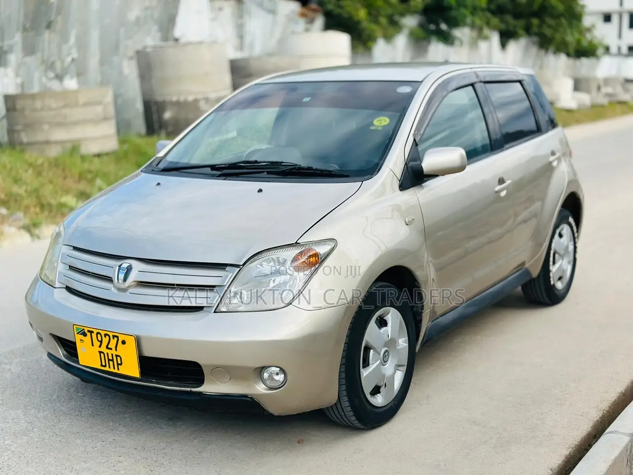 Toyota IST 2005 Gold