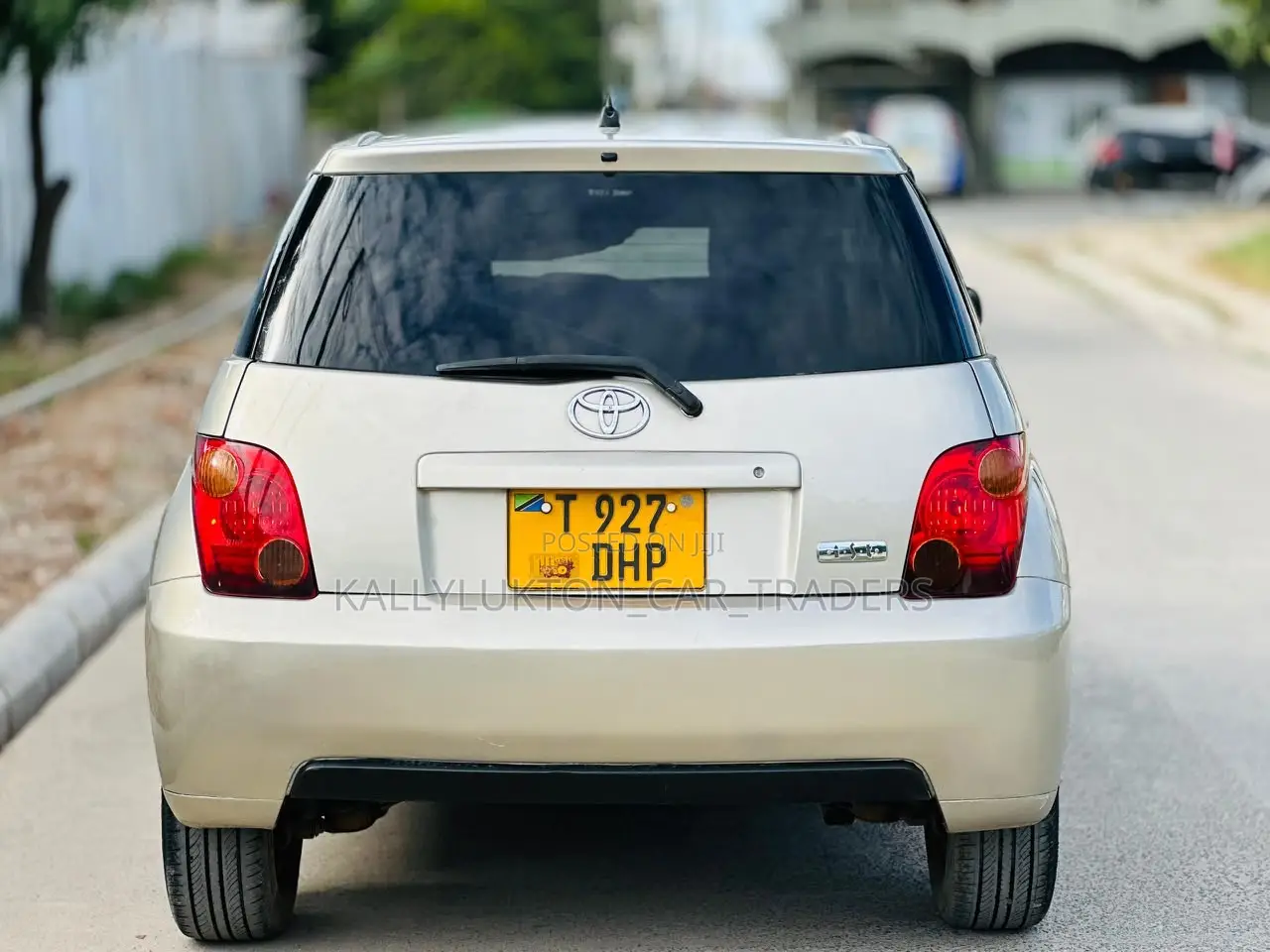 Toyota IST 2005 Gold