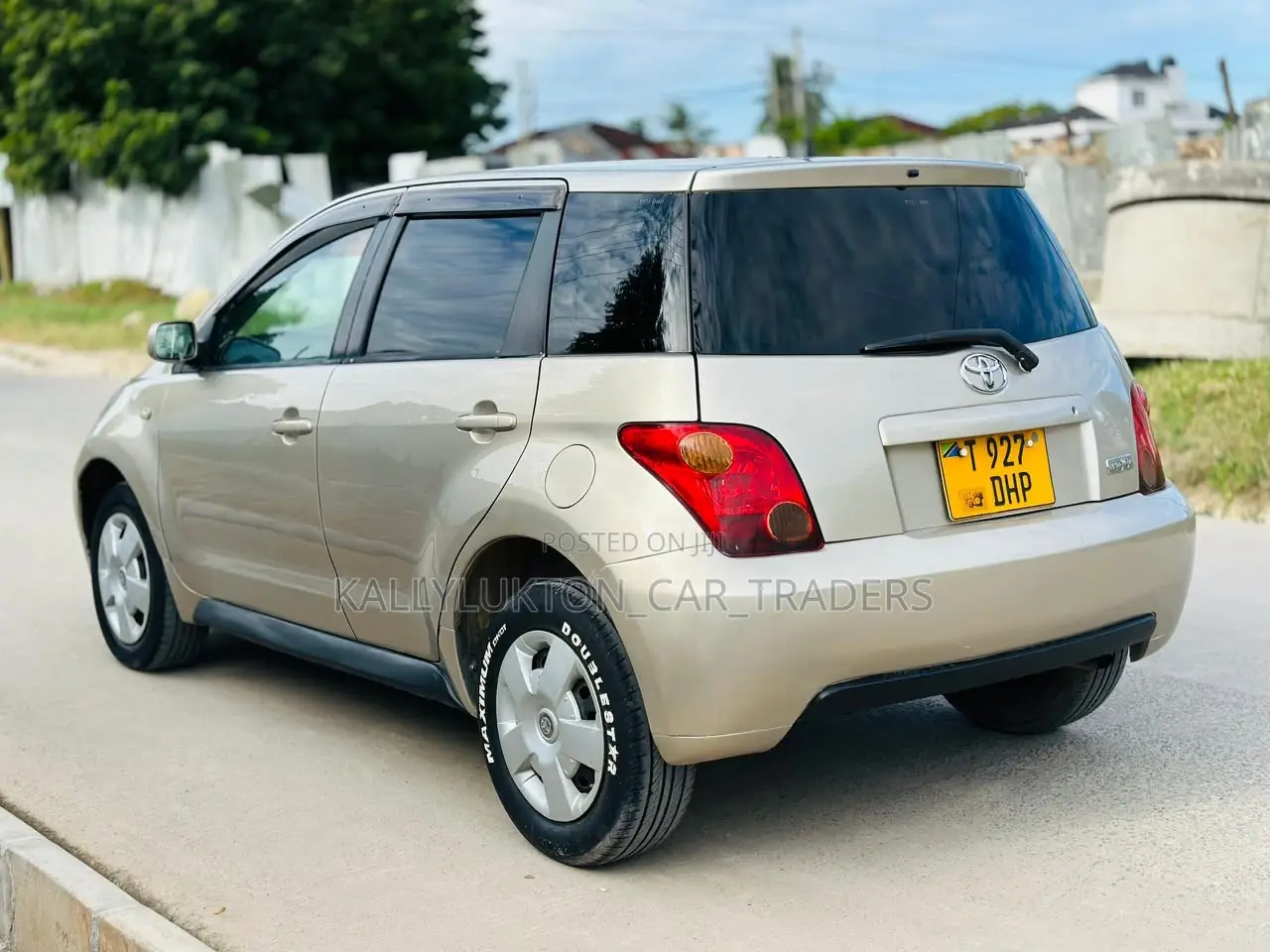 Toyota IST 2005 Gold
