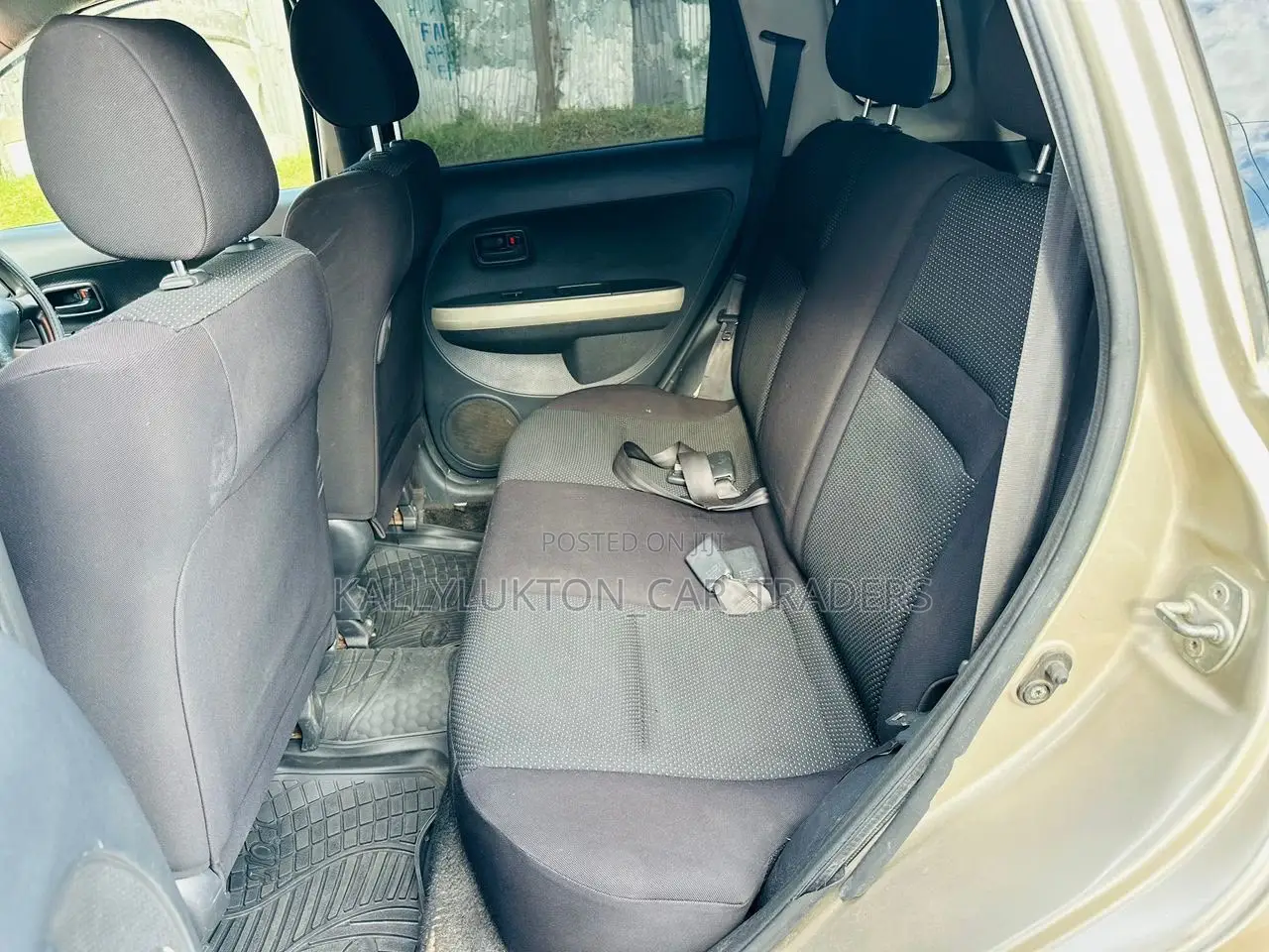 Toyota IST 2005 Gold